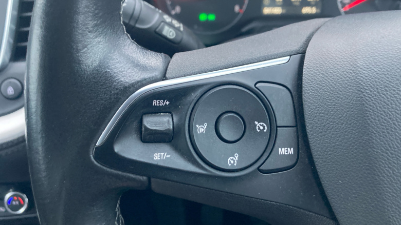 Vauxhall Grandland X 1.2 Turbo SE 5dr Petrol Hatchback